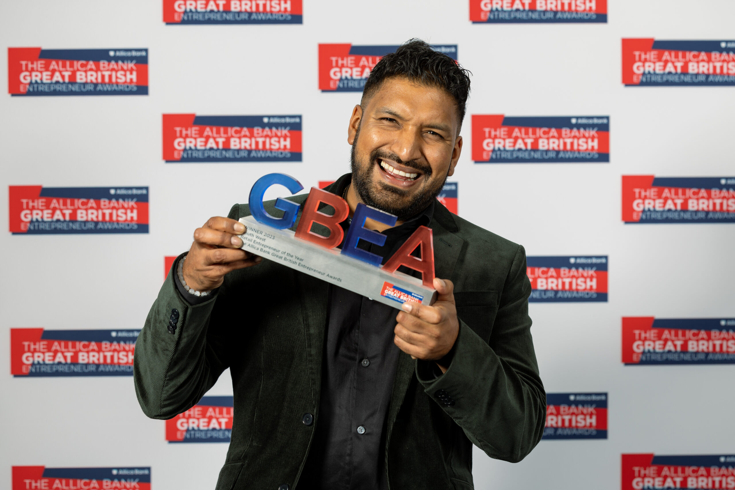 Another Award as Zabir Ali wins the Allica Bank Retail Entrepreneur of the Year 2023